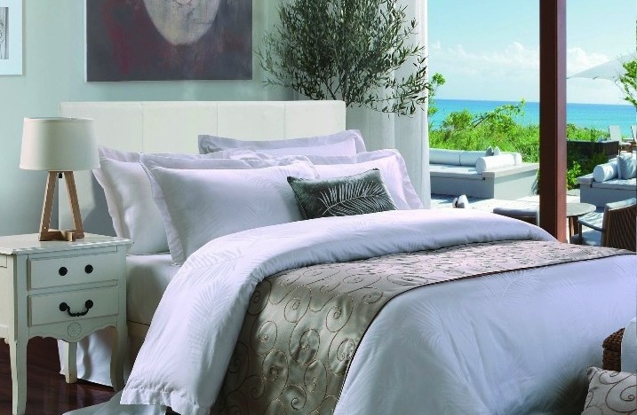 Du linge de lit de luxe pour votre villa