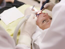Top 5 des raisons de choisir l’Europe de l’Est pour vos soins dentaires