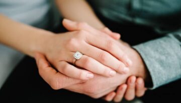 Engagement inoubliable : comment trouver la bague de fiançailles parfaite