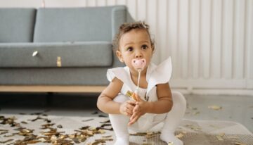Quels accessoires pour bébé permettent de mieux vivre le quotidien parental ?