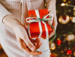Renforcer vos relations professionnelles grâce à des cadeaux personnalisés