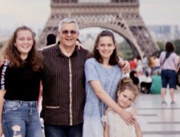 Séance photo familiale dans les lieux emblématiques de Paris