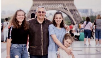 Séance photo familiale dans les lieux emblématiques de Paris